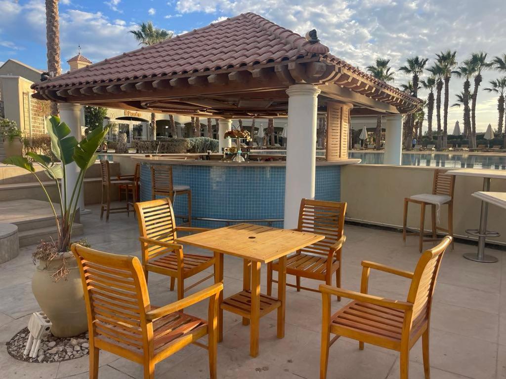 Veranda Apartment *